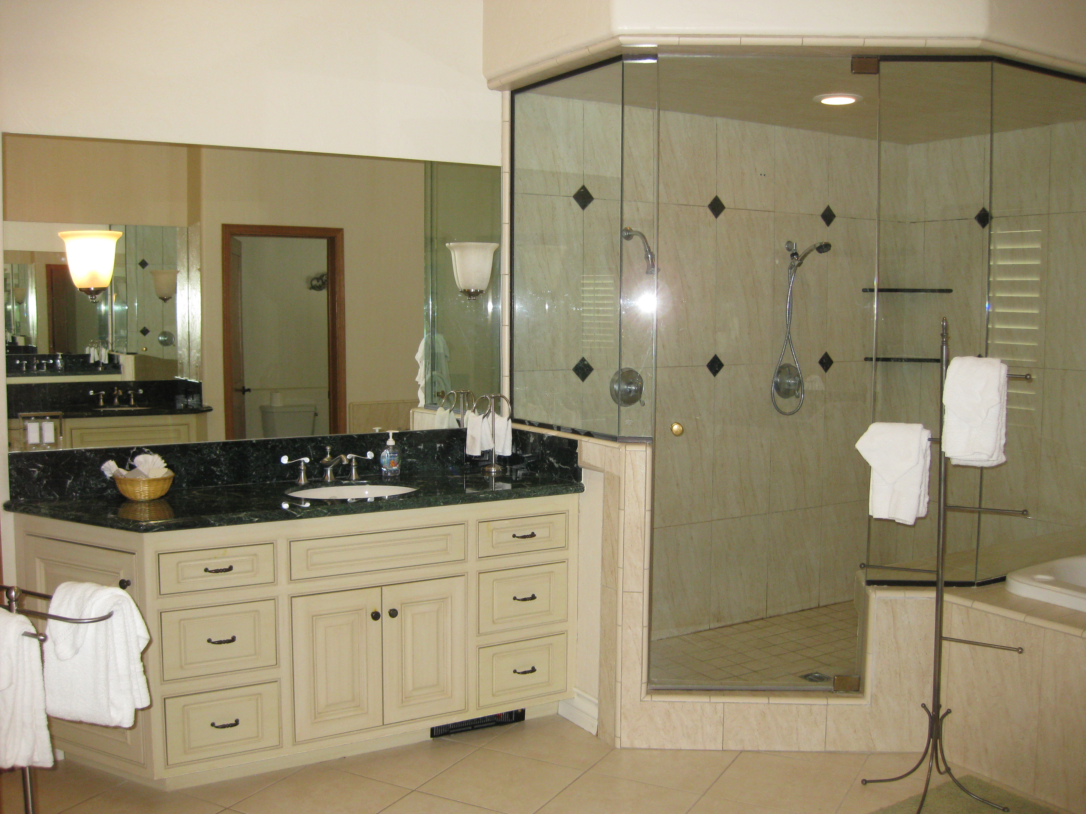 Master Bathroom Master Bathroom
