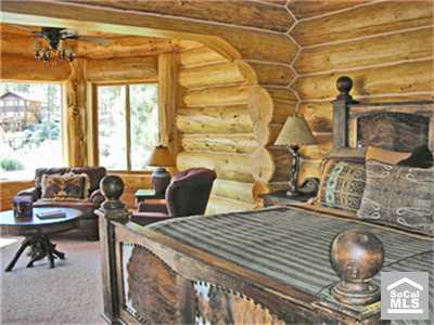 Peninsula Bedroom